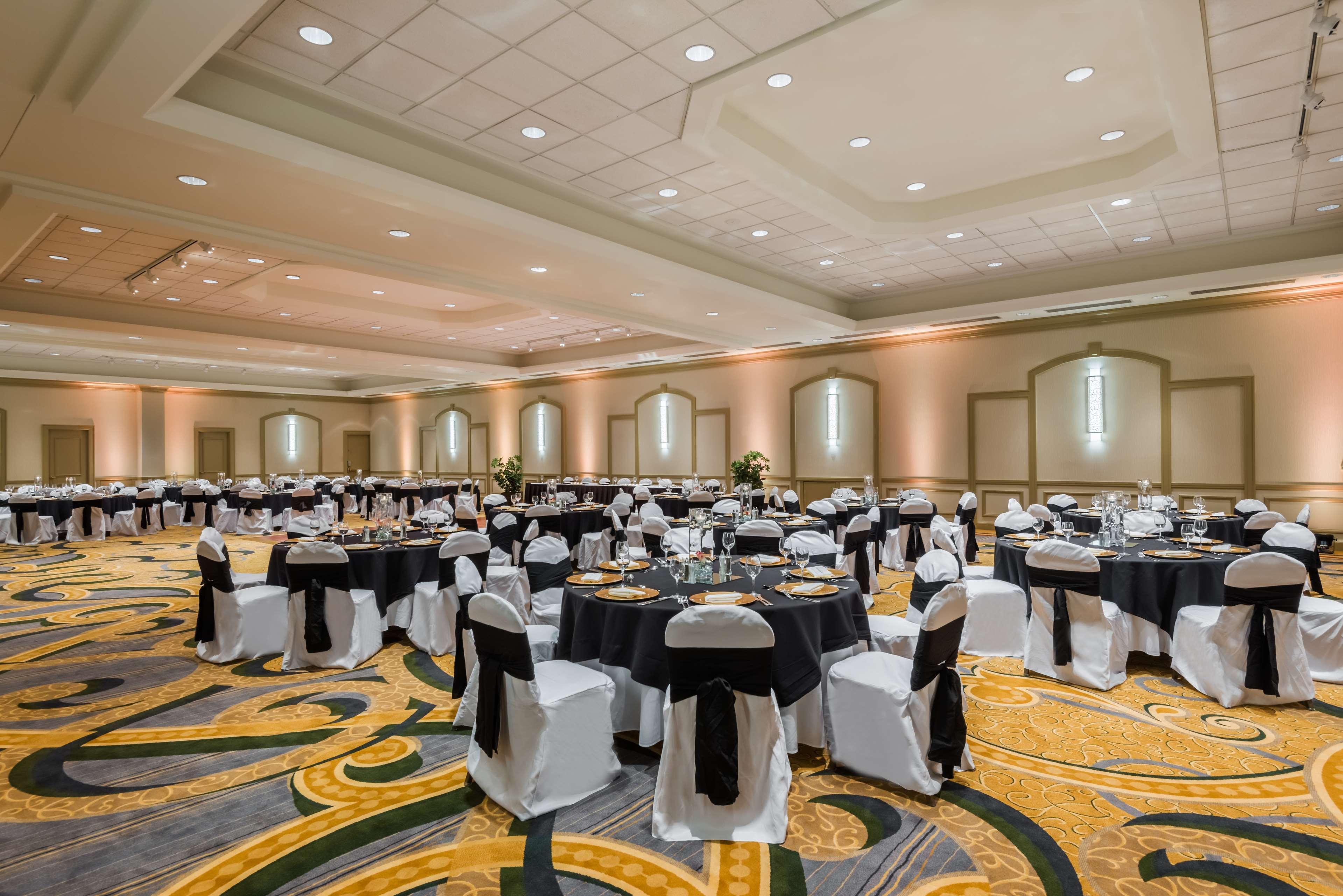 Hilton Indianapolis Hotel & Suites Εξωτερικό φωτογραφία
