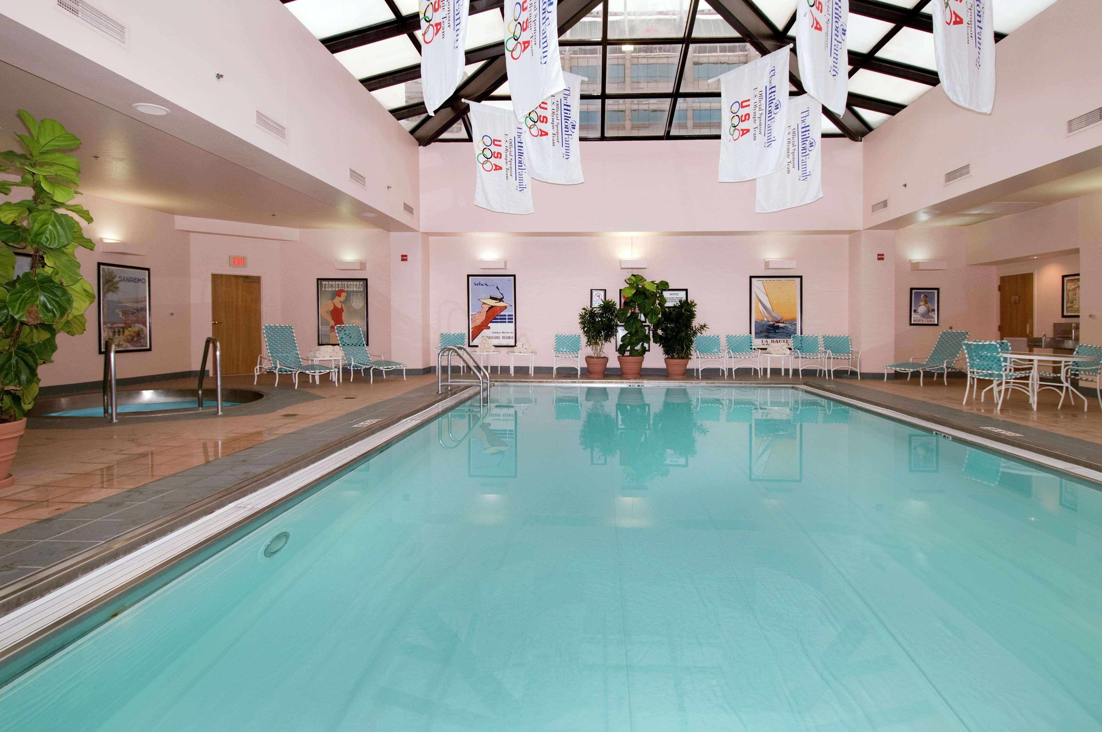 Hilton Indianapolis Hotel & Suites Εξωτερικό φωτογραφία