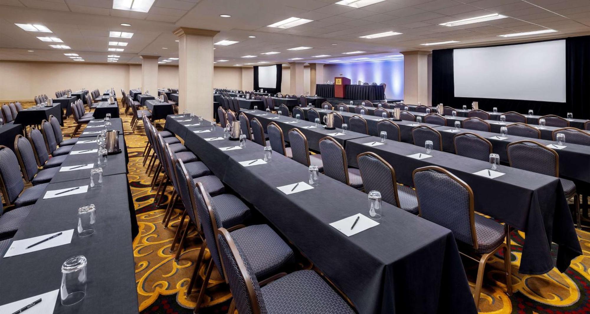Hilton Indianapolis Hotel & Suites Εξωτερικό φωτογραφία