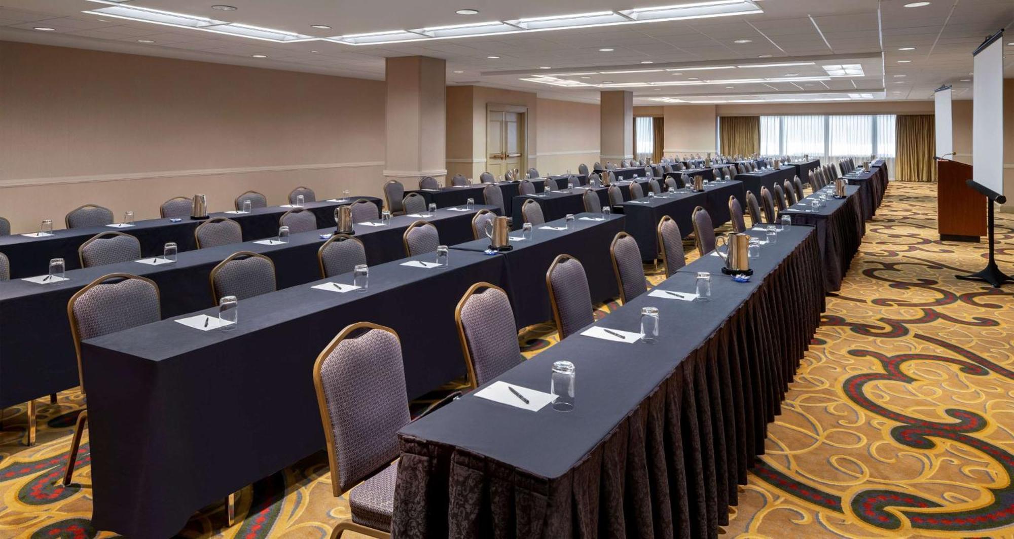 Hilton Indianapolis Hotel & Suites Εξωτερικό φωτογραφία